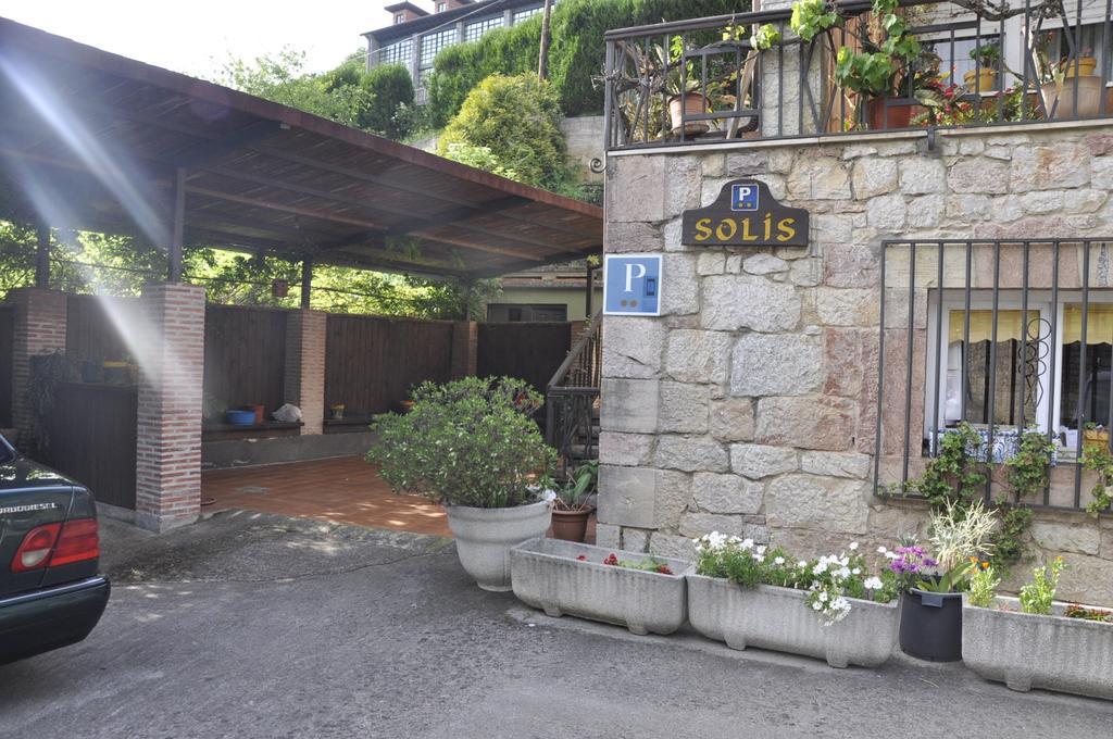 Pensión Solís Onís Exterior foto